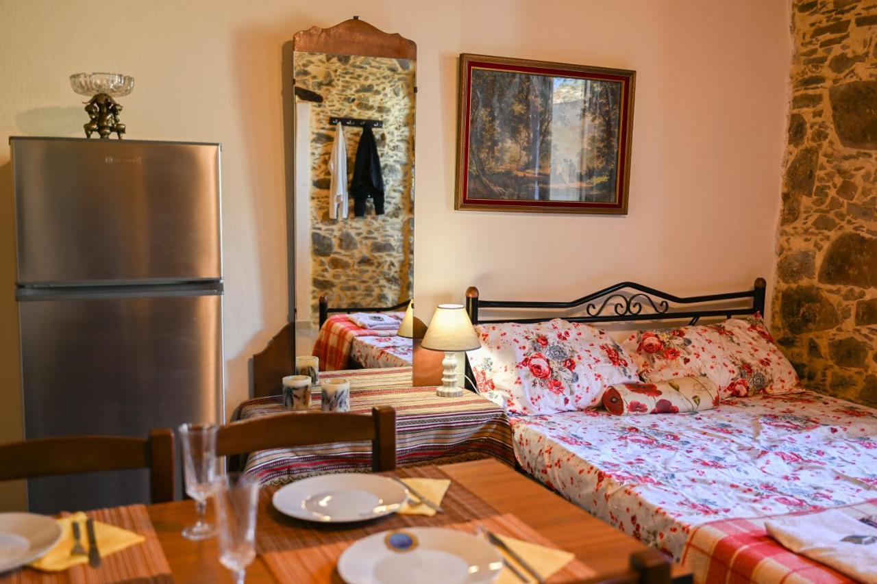Stone House For Relaxation In Elos Kíszamosz Kültér fotó