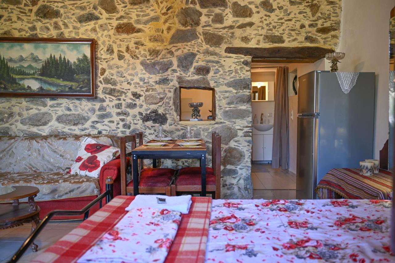 Stone House For Relaxation In Elos Kíszamosz Kültér fotó