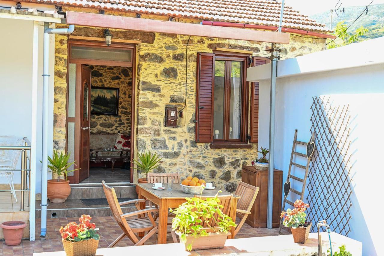 Stone House For Relaxation In Elos Kíszamosz Kültér fotó